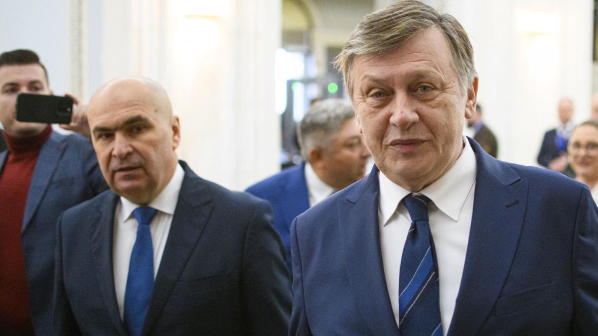 Crin Antonescu refuza pensia speciala pentru a l ajuta pe Ilie Bolojan