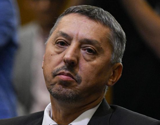 Disputa intre doi politicieni pe Facebook Partidele noastre au nenorocit bugetul