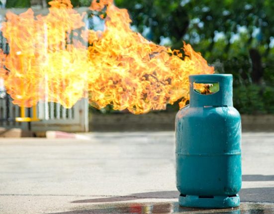 Explozie in Letea Veche patru persoane ranite grav