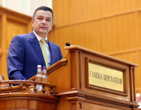 Grindeanu il critica pe Bolojan Discutam doar negativitati
