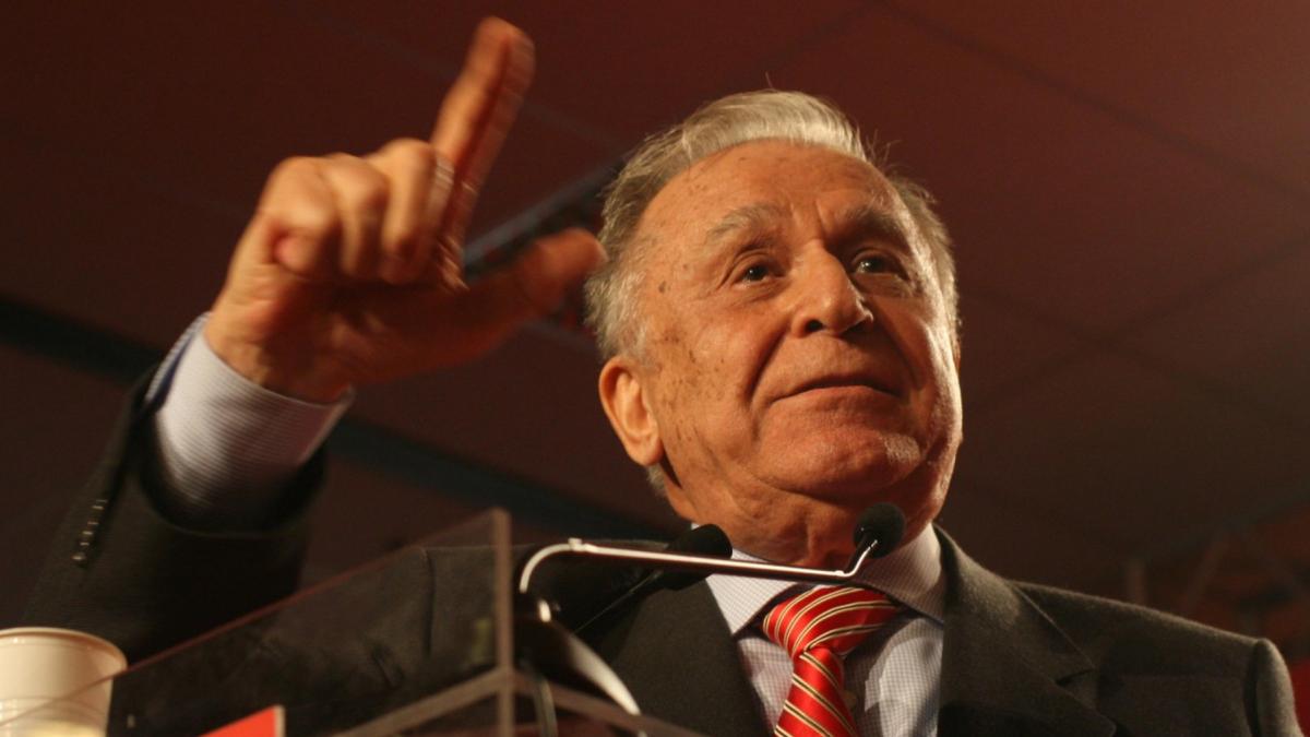 Istoricii despre Ion Iliescu Hulit si adulat episoade emblematice