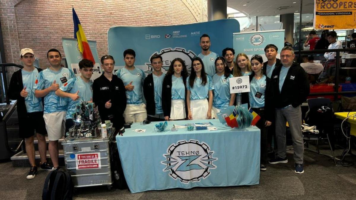 Liceenele din Pitesti au invins China si SUA la concursul de robotica