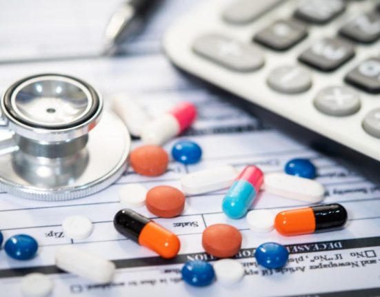 Ministerul Sanatatii renunta la limitarea accesului la medicamente
