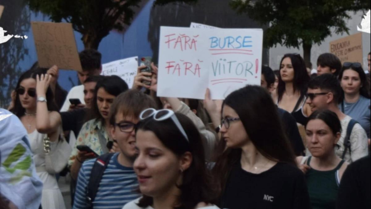 Ministrul Educatiei trimite studentii la munca fara burse