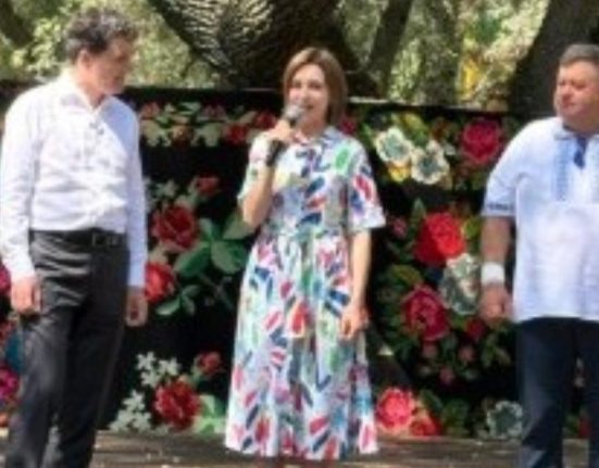 Nicustor Dan si Maia Sandu la Festivalul Zemii Calarasi