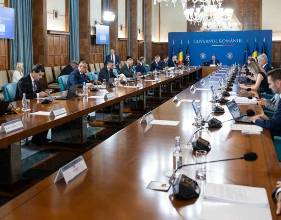 Pachetul 2 se imparte in cinci pachetele diferite