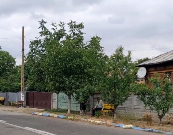 Primarul din Dolj a cumparat banci de 120000 lei