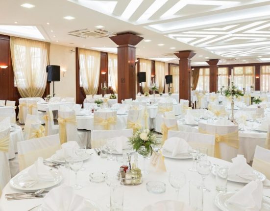 Restaurantele trebuie sa raporteze ANAF evenimentele si preturile