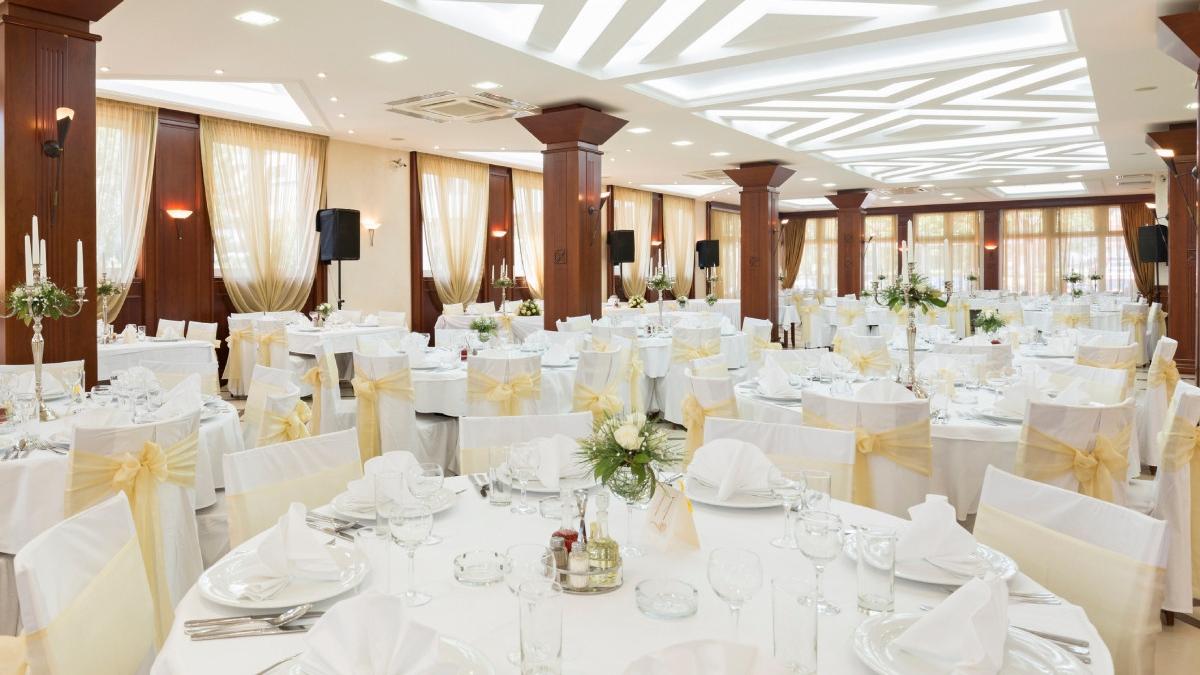 Restaurantele trebuie sa raporteze ANAF evenimentele si preturile