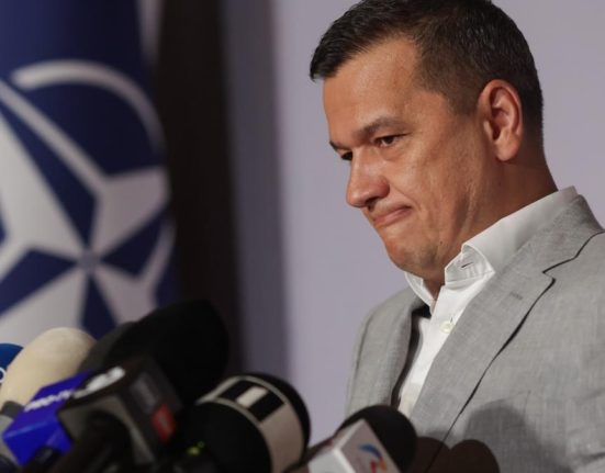 Scandalul Funeraliile lui Iliescu continua Grindeanu convoaca sedinta