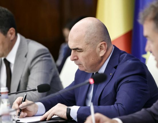 Taxele locale vor creste cu 70 Discutii Bolojan cu primarii