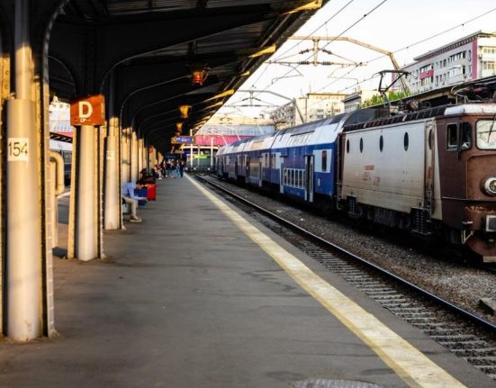 Trenurile spre litoral au intarziat pana la trei ore
