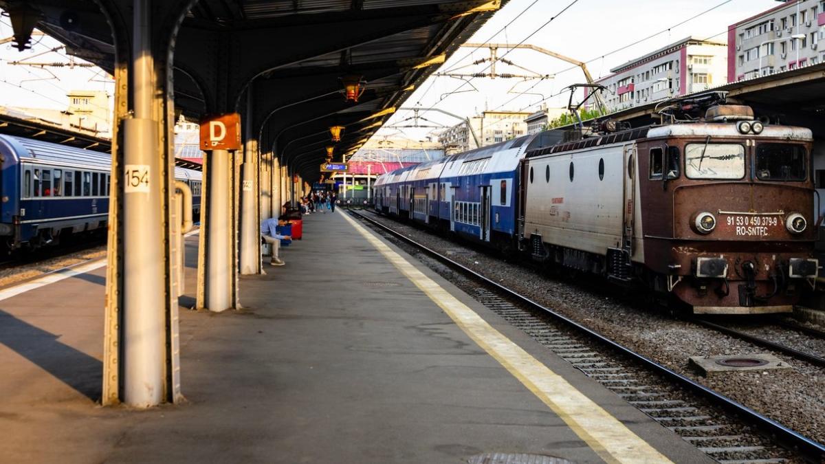 Trenurile spre litoral au intarziat pana la trei ore