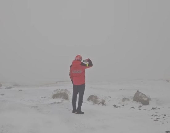 Zapada de cativa centimetri in Bucegi la final de august