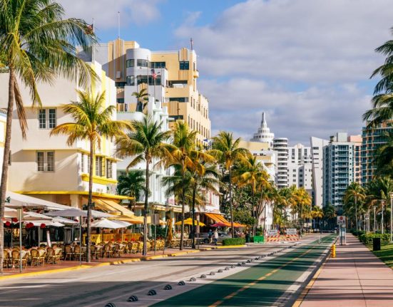 Ameninai de Bolojan angajai pleac la Miami
