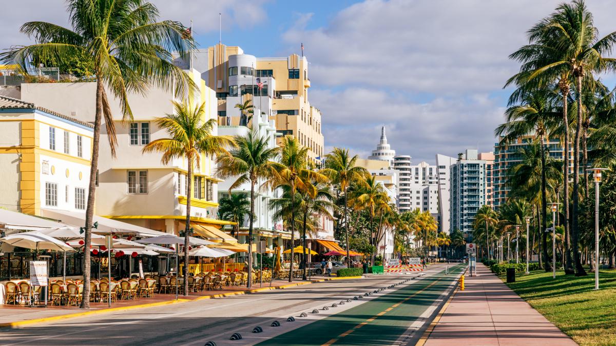 Ameninai de Bolojan angajai pleac la Miami