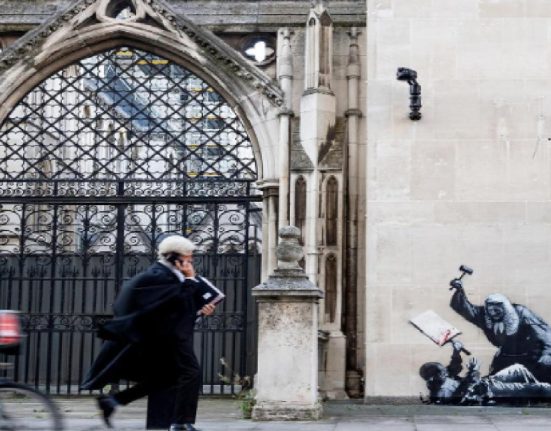 Banksy loveste din nou ultima opera la Londra
