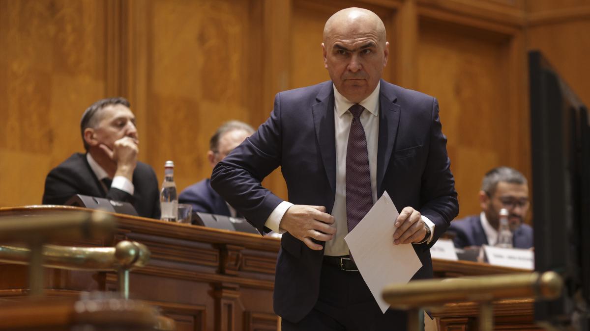Bolojan fata in fata cu 4 motuni de cenzura