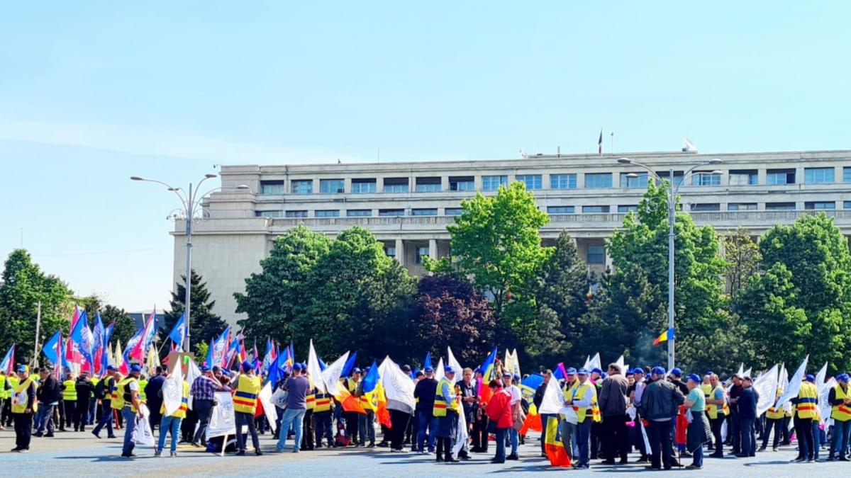 Functionarii publici protesteaza luni in Bucuresti contrer concedierilor