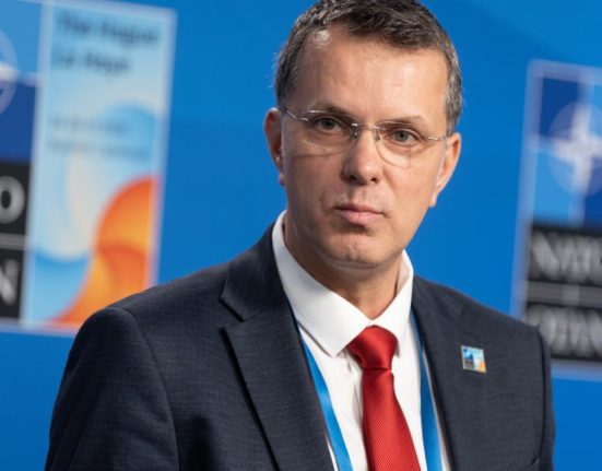 Ionutz Mosteanu Fara Bolojan in Romania va fi rau