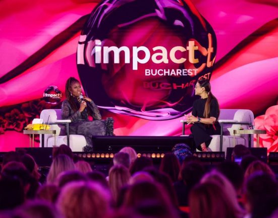 Michelle Obama pe scena de la Impact Bucharest Bunul simt esential pentru lideri