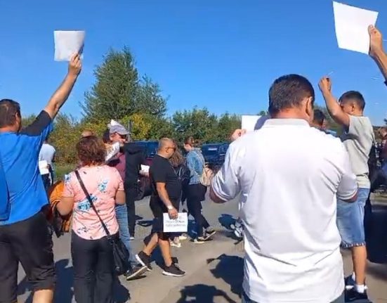 Protest la ArcelorMittal Hunedoara siderurgistii sunt in strada