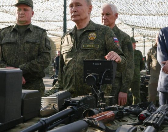 Putin in uniforma de camuflaj dupa Zapad 2025