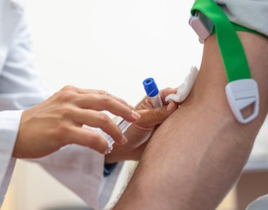 Romanii care doneaza celule stem nu vor plati CASS 10 ani
