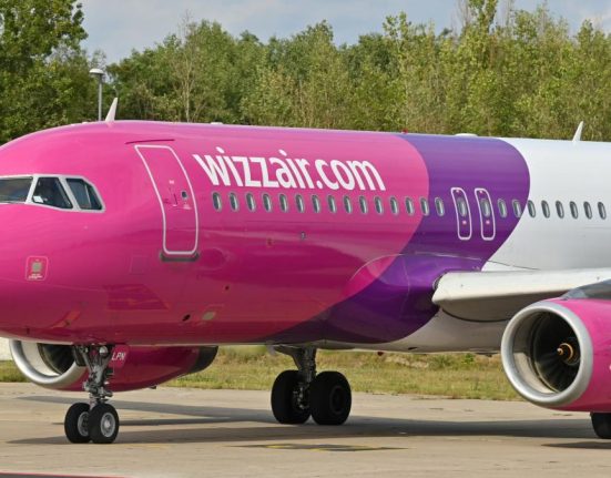 Scandal pe avionul Bruxelles Bucuresti romn atac echipajul