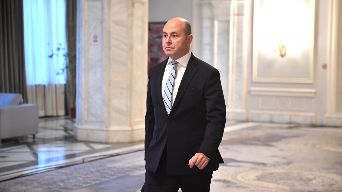 Un deputat PNL propune amenzi pentru partidele care incita la ura