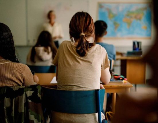 Un elev de la liceul de top din Constanta a agresat o profesoara